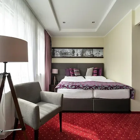 Hotel Na Vyvoji 4*